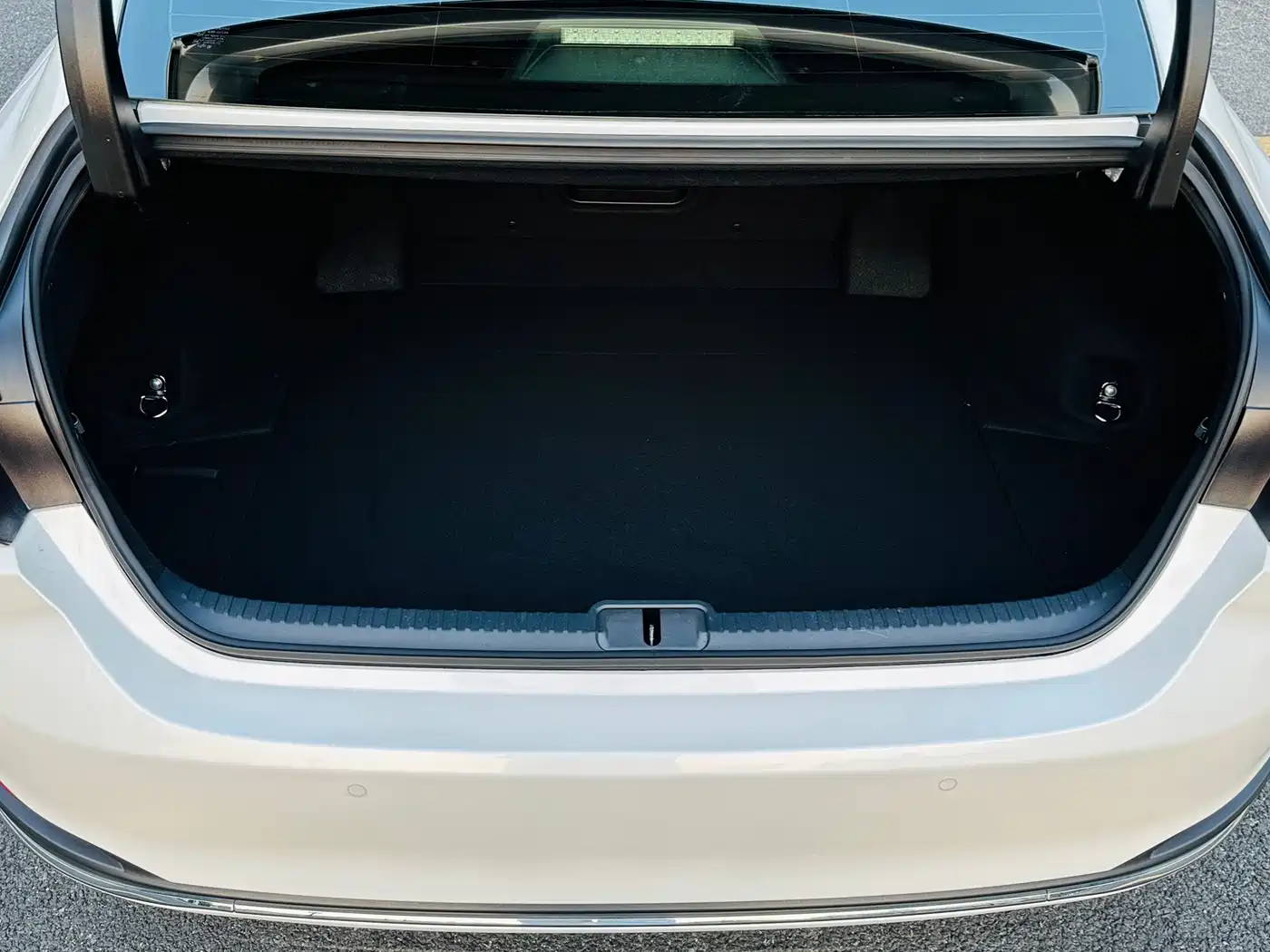 Lexus ES 2026 2025 300h Ultimate Edition