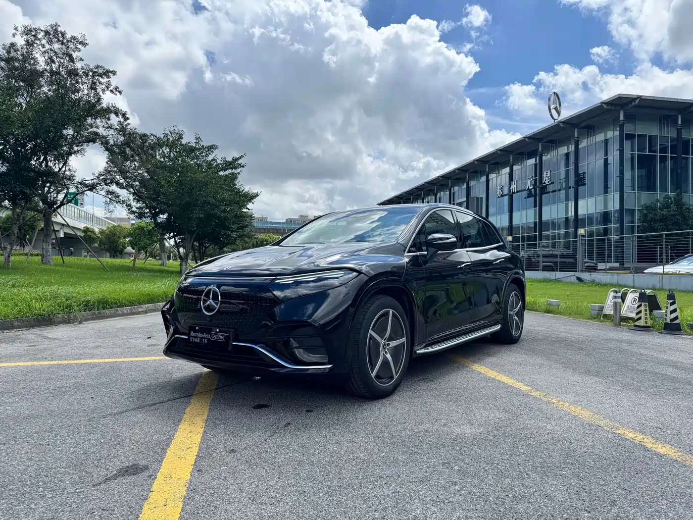 Mercedes-Benz EQS SUV 2026 2025 Model 500 4MATIC