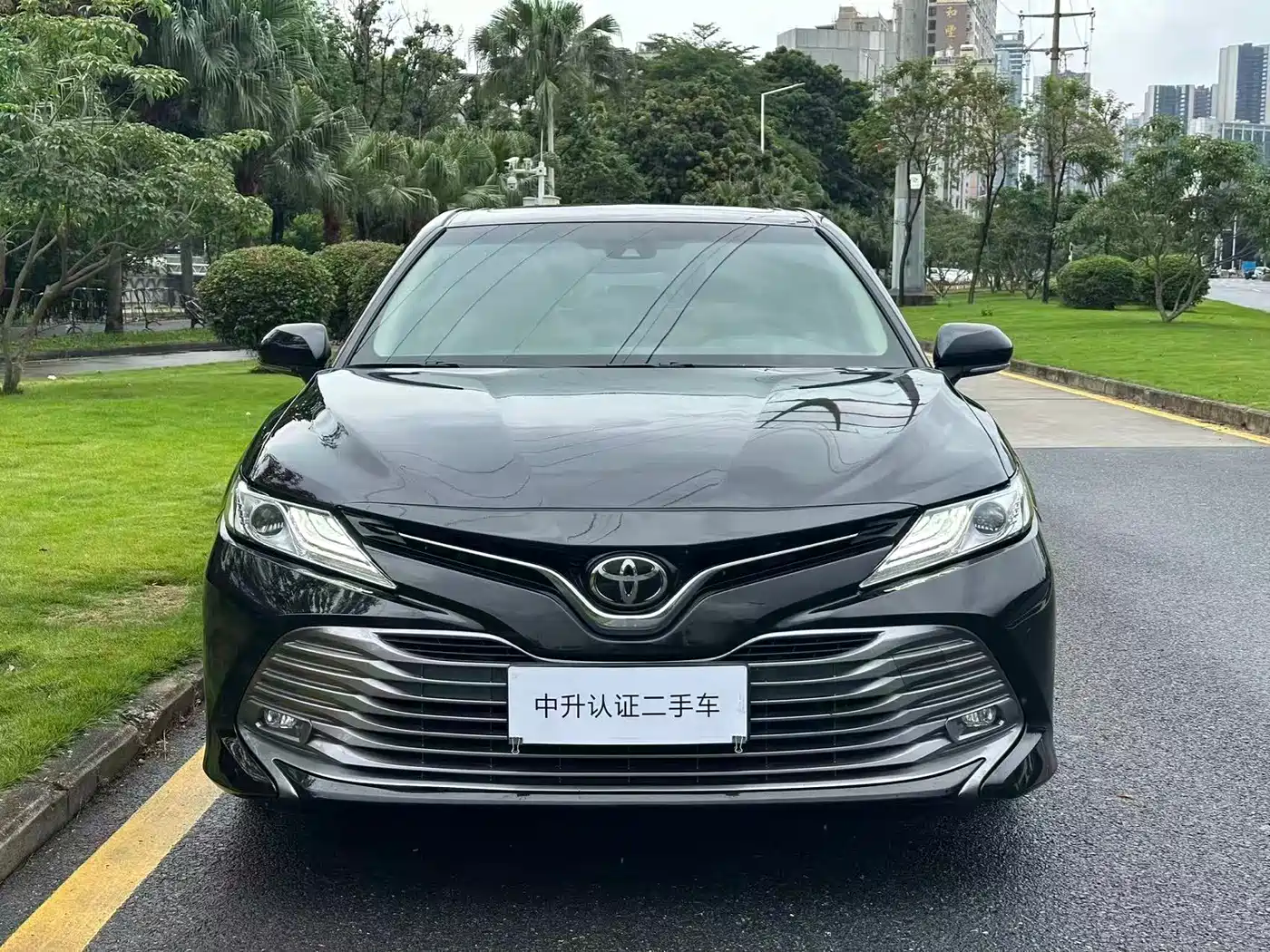 Toyota Camry 2018 2.0G Luxury Edition фото 2