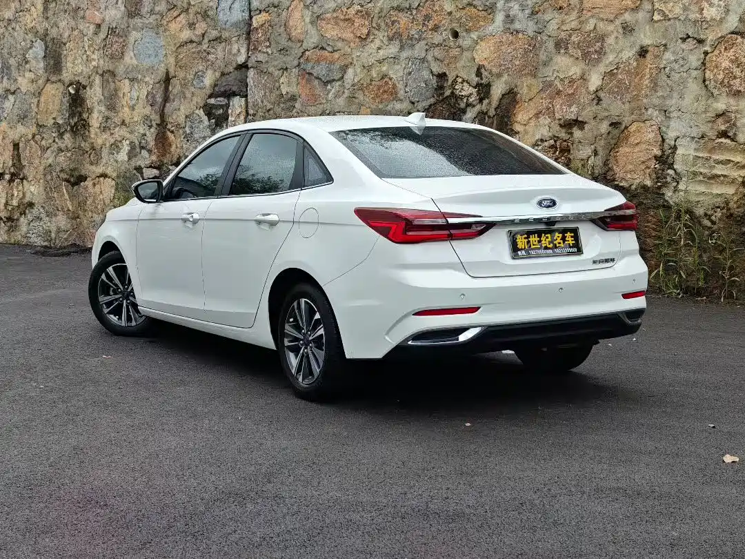 Ford Escort 2022 2021 1.5L Automatic Diamond Edition