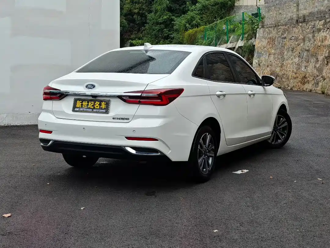 Ford Escort 2022 2021 1.5L Automatic Diamond Edition