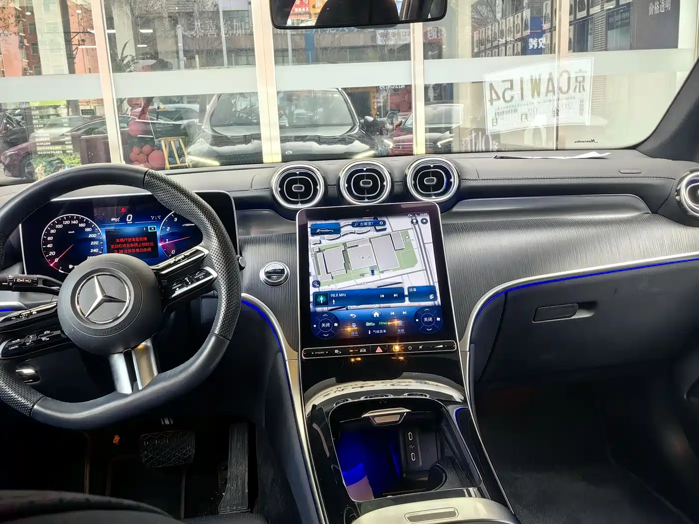 Mercedes-Benz GLC 2024 GLC 260 L 4MATIC Luxury 5-seater фото 11