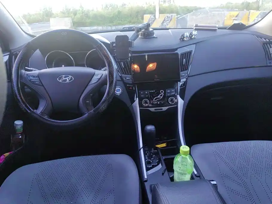 Фото 12 - Hyundai Sonata