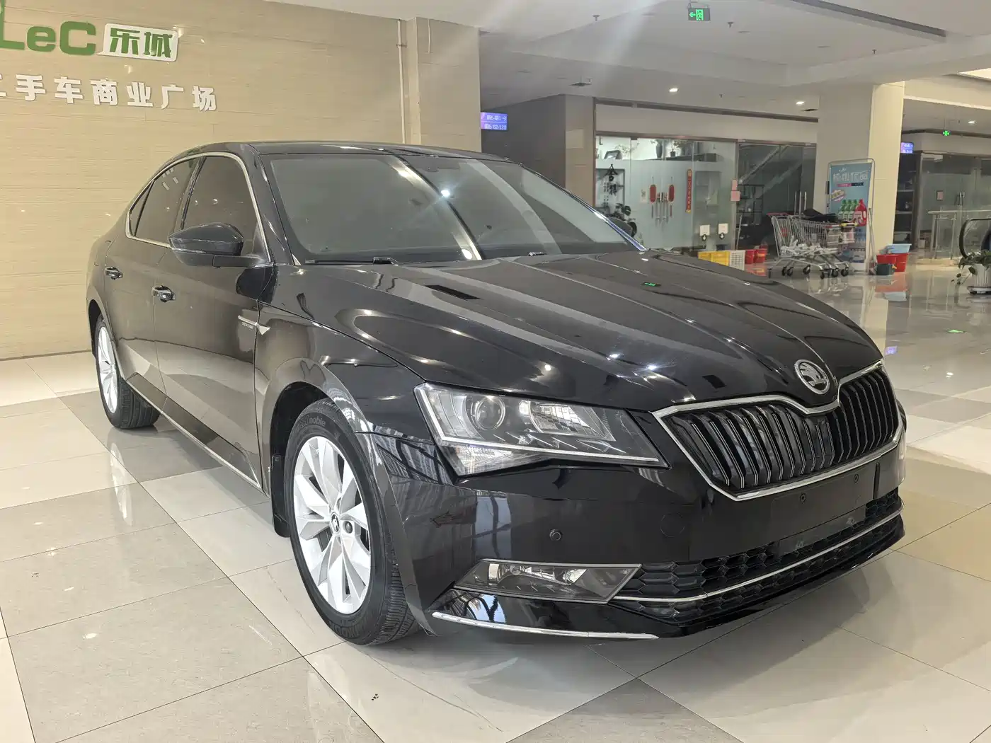 Škoda Superb 2018 TSI330 DSG Comfort Edition China V фото 3