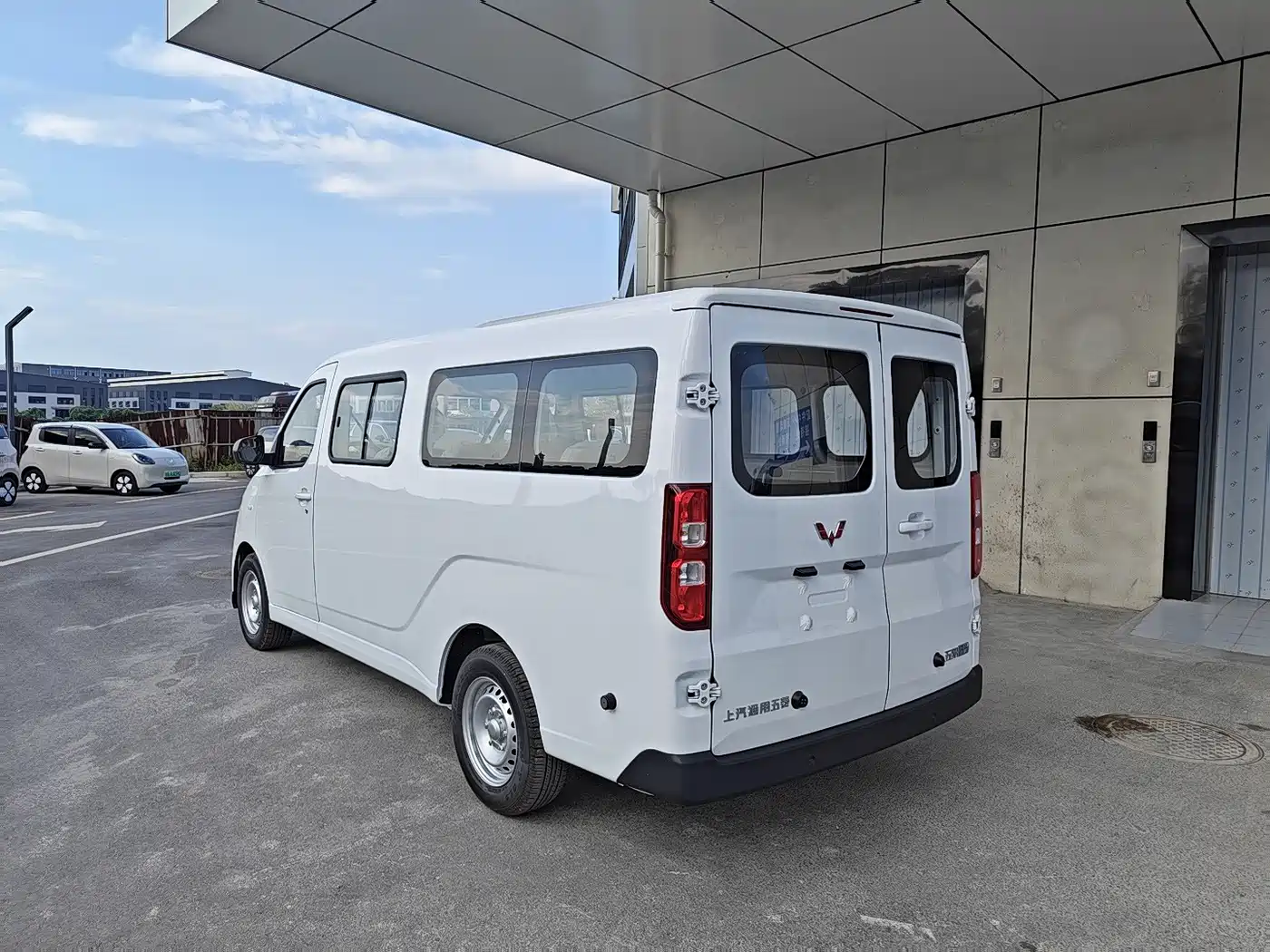 Wuling Motors Wuling Yangguang 2026 2026 Model 440km Passenger Van Comfort Version (6-Seater)