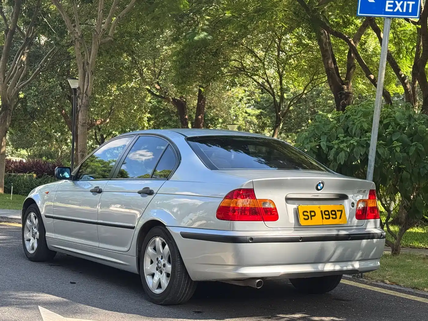 BMW 3 Series 2005 2004 318i
