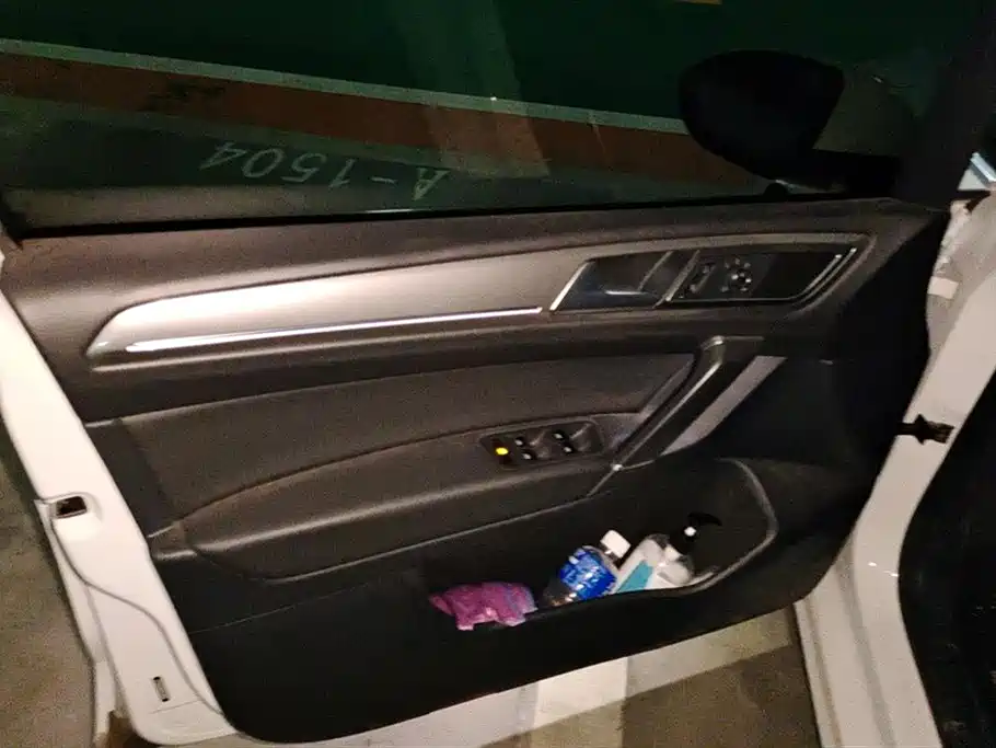 VOLKSWAGEN GOLF*JIAYU