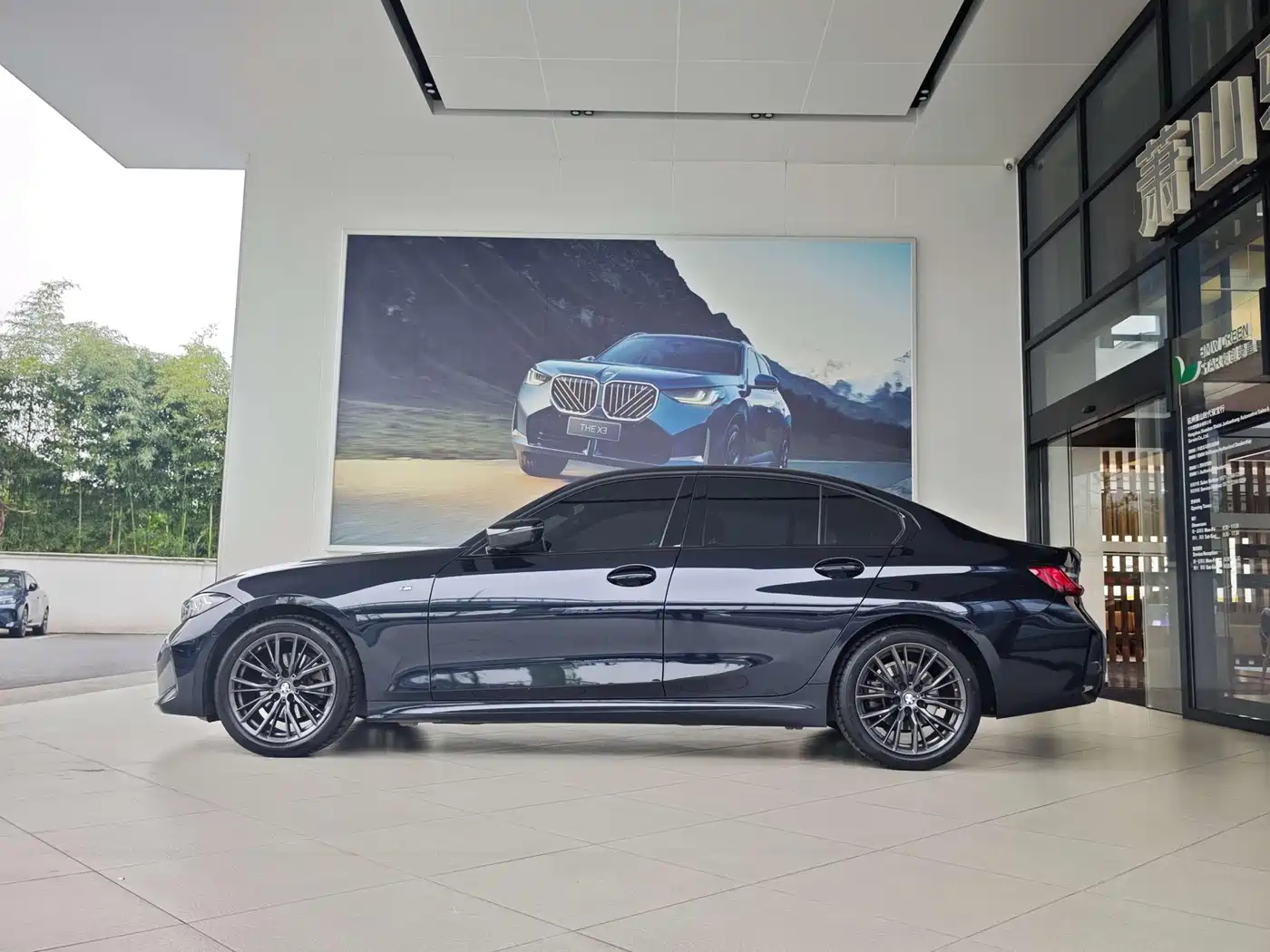 BMW 3 Series 2024 325i M Sport Shadowline Package фото 2