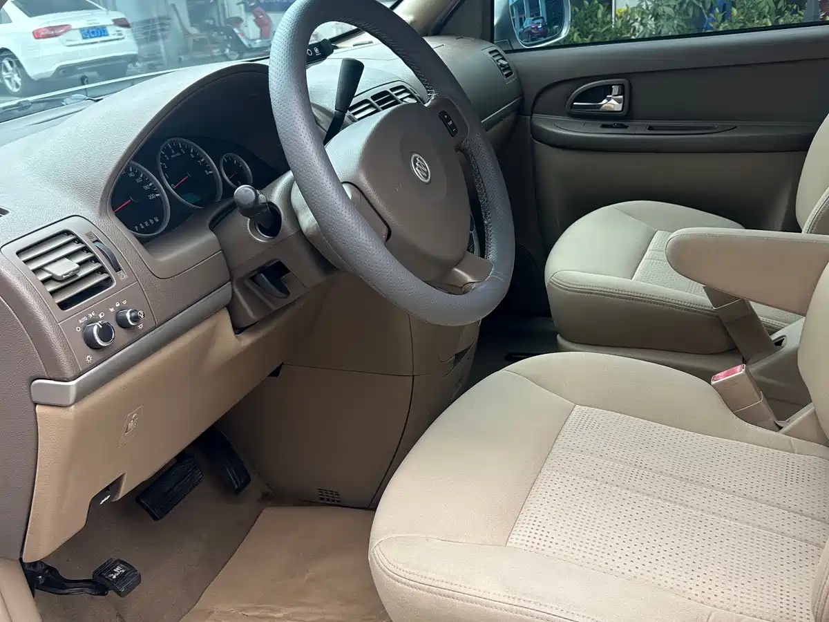 Buick GL8 2014 2.4L Classic Edition фото 7