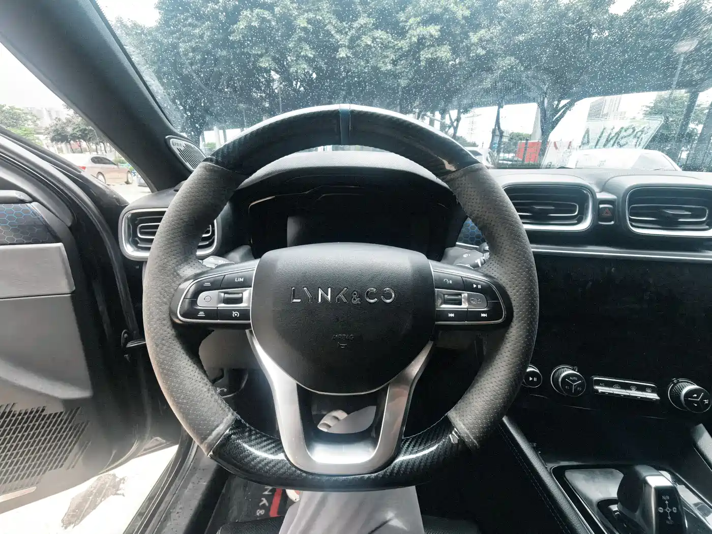 Lynk & Co 03 New Energy 2020 1.5T PHEV Pro фото 38