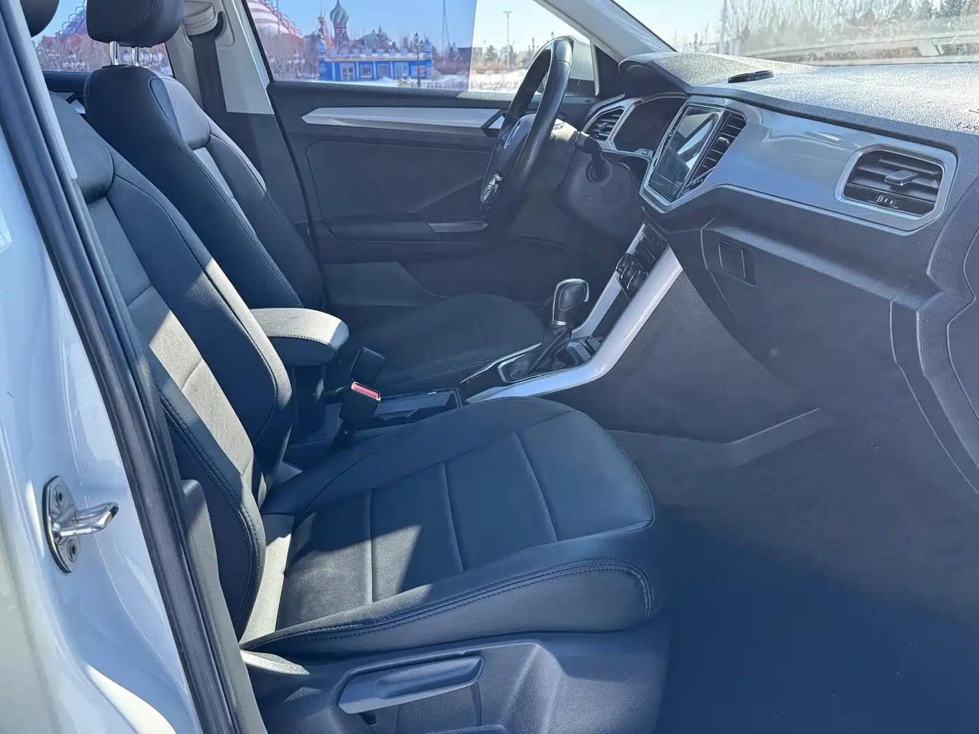 VOLKSWAGEN T ROC EXPLORING SONGS