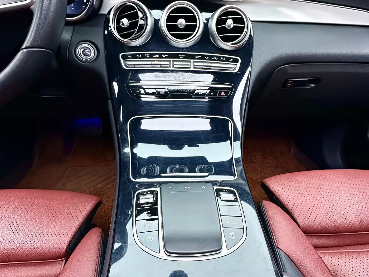 Mercedes-Benz GLC 2022 Facelift GLC 260 L 4MATIC Luxury Model фото 12
