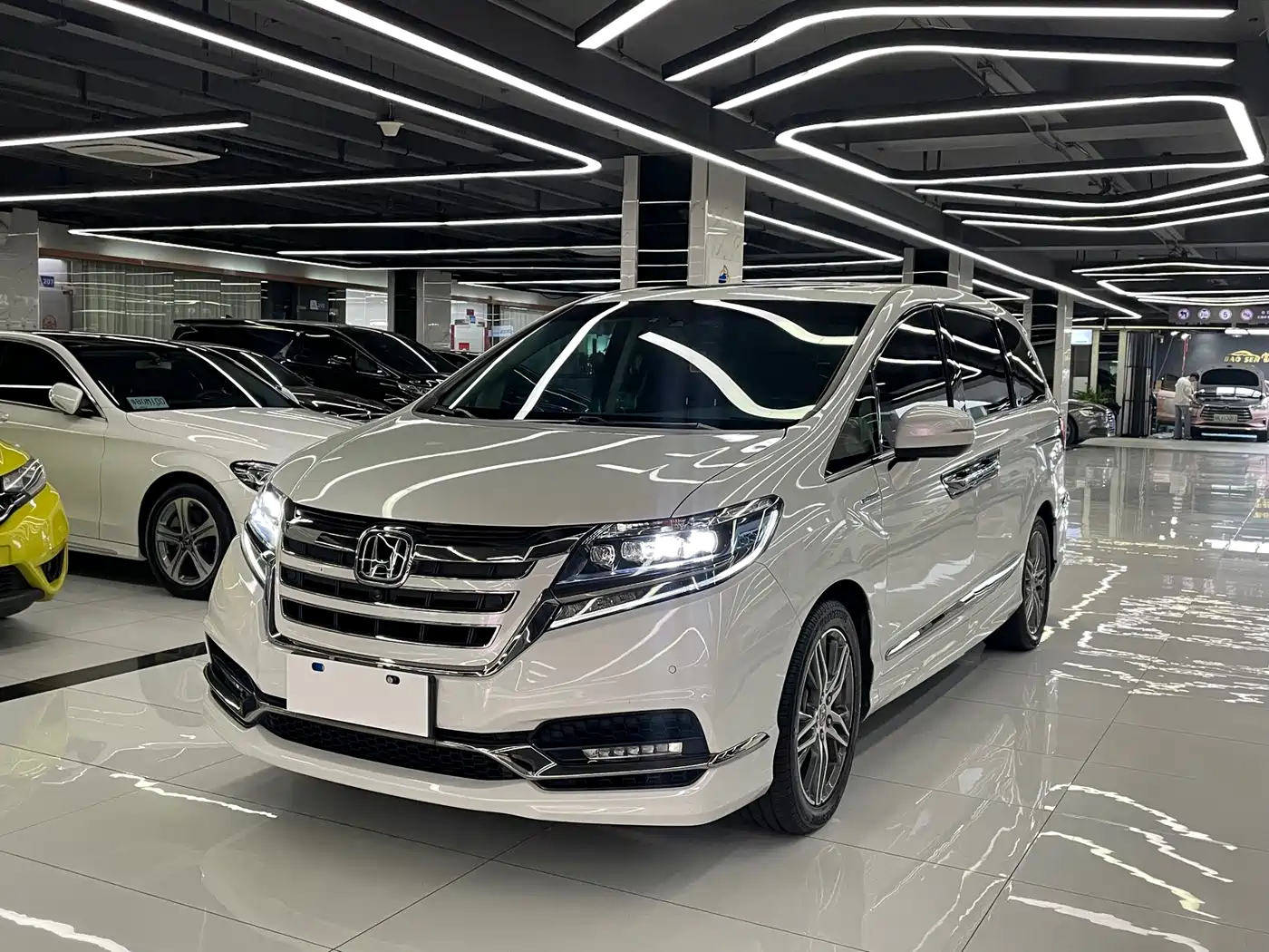Honda Elysion 2019 2.0L Hybrid Supreme Edition