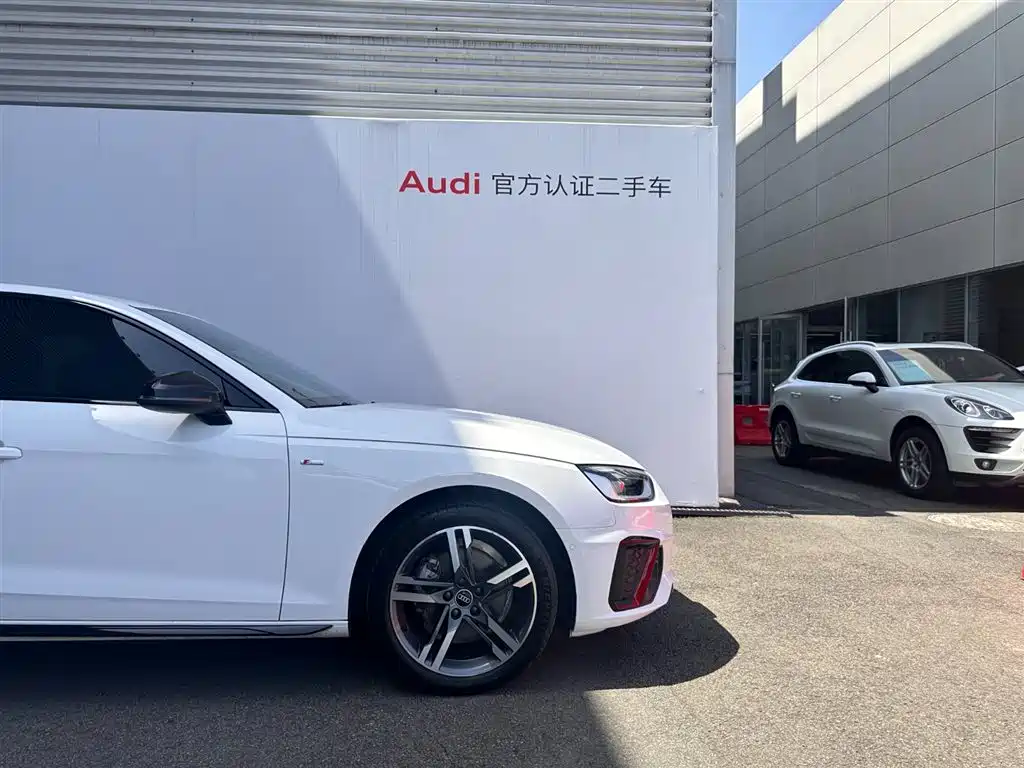 Audi A4L 2022 40 TFSI Luxury Dynamic фото 18