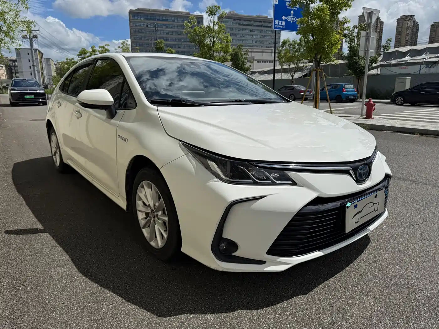 Фото 3 - Toyota Corolla