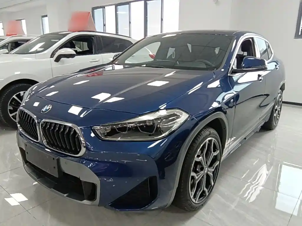 Photo 2 - BMW X2