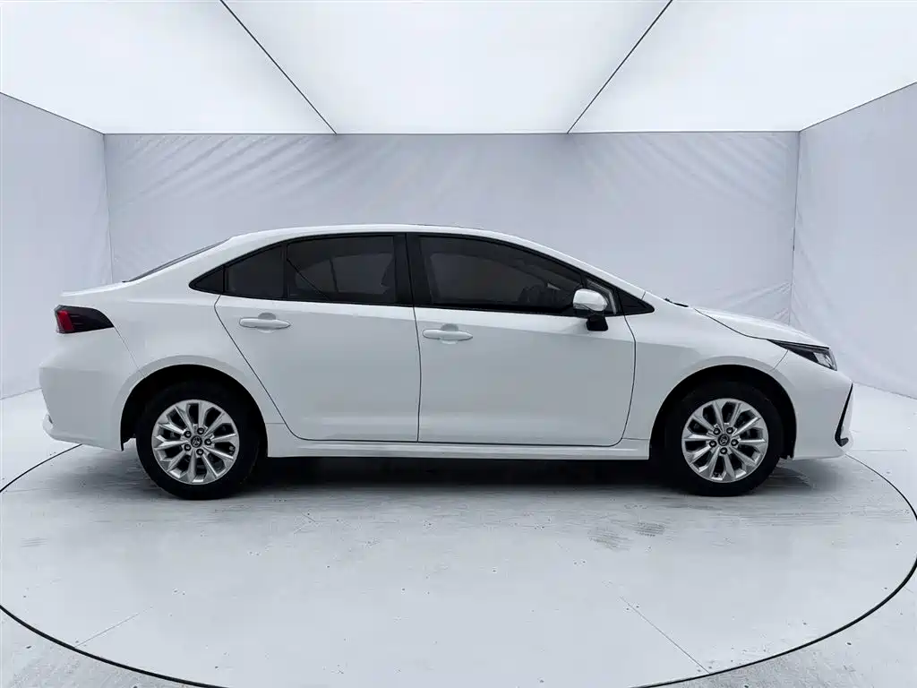 Toyota Corolla 2021 1.2T S-CVT Elite PLUS Edition фото 9