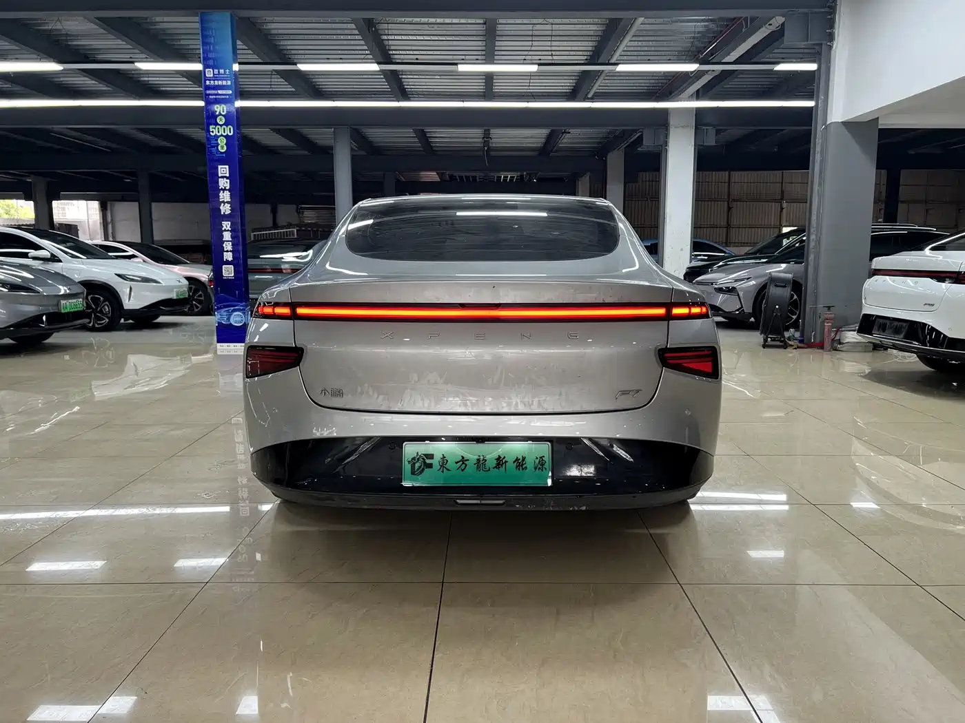 Фото 6 - XPeng P7