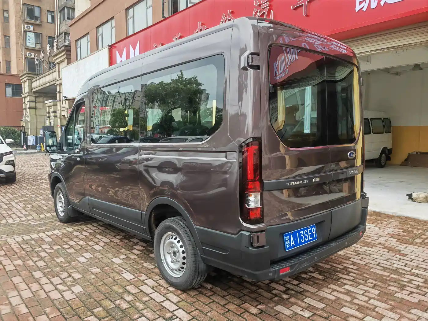 Ford Transit T8 2024 T8 2.0T Diesel Manual Mid-wheelbase Mid-roof 6-seater Multi-purpose Version (2/2/2) фото 7