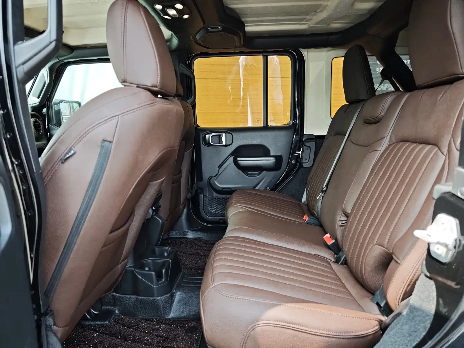 صورة 10 - Jeep Wrangler