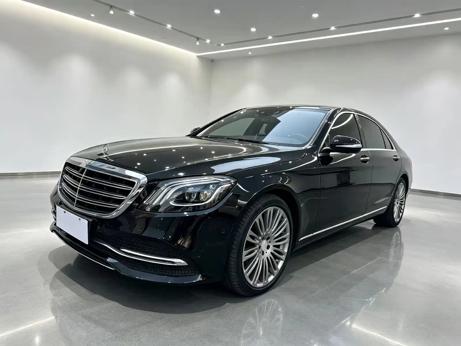 Photo 1 - Mercedes-Benz S-Class