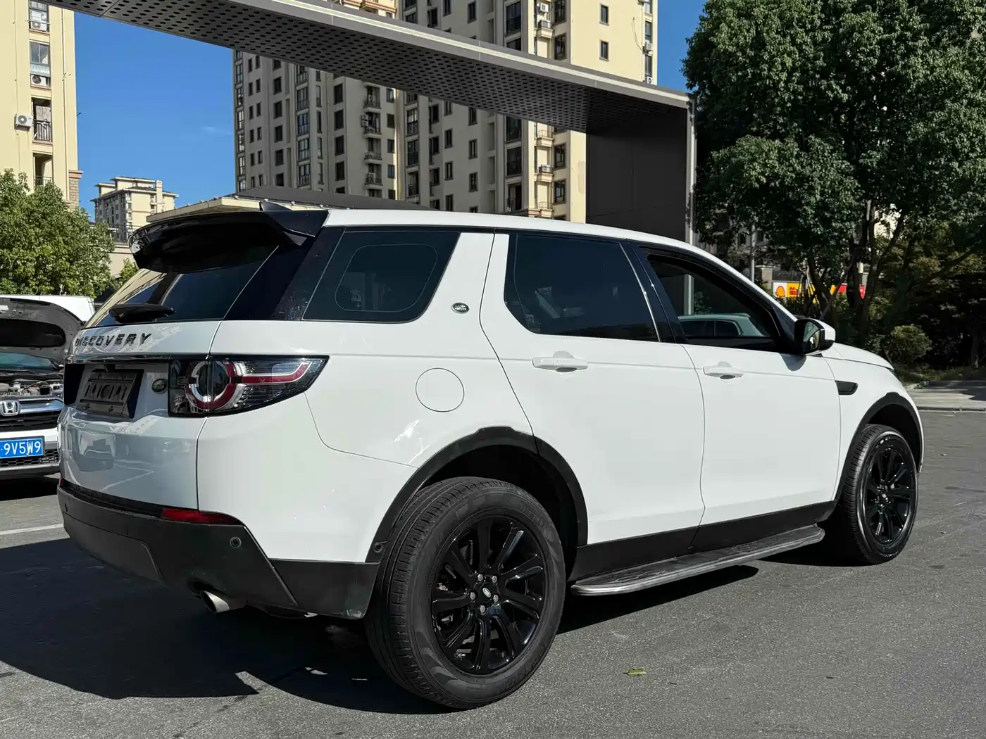 Land Rover Discovery Sport 2018 240PS SE Edition фото 10