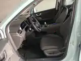 Photo 11 - Shangjie SUV