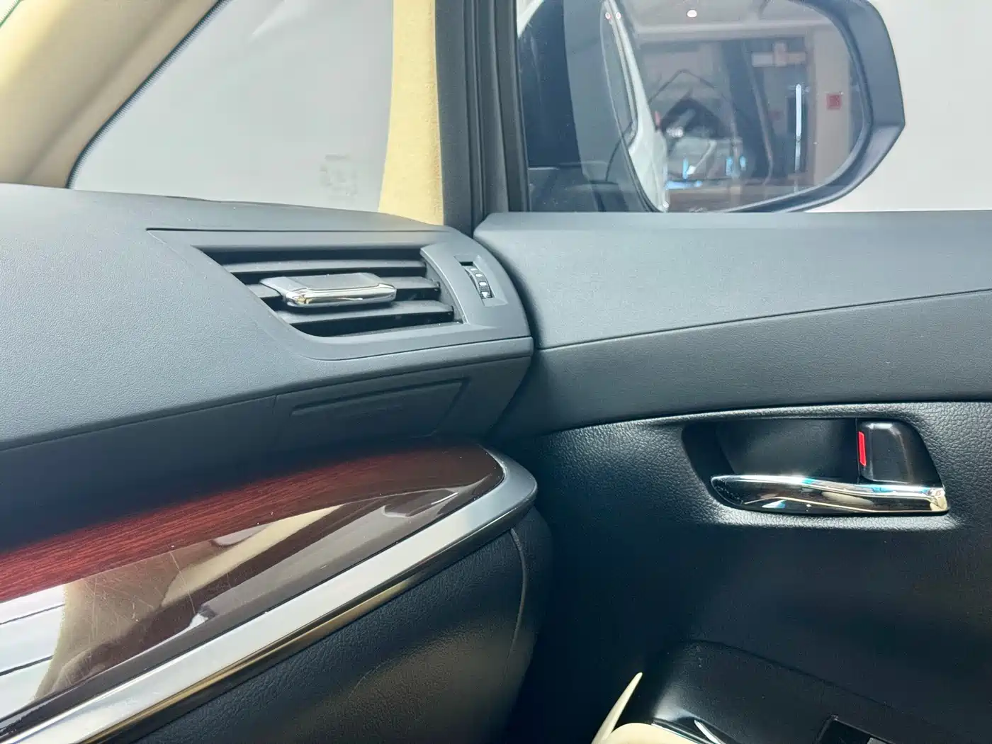 Toyota Alphard 2015 3.5L Luxury Edition фото 19