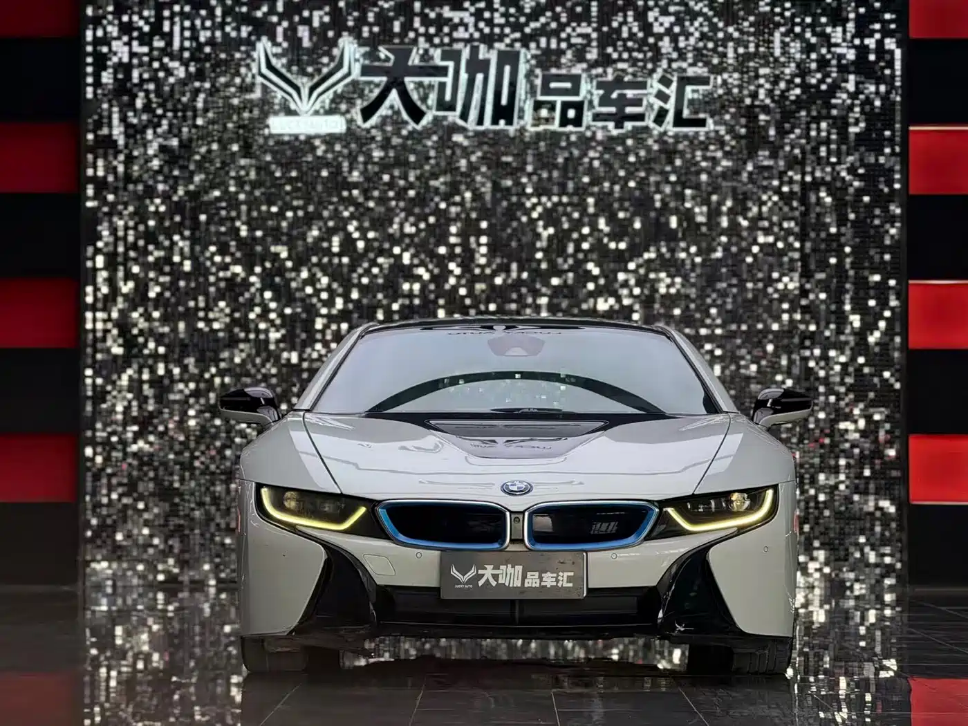 BMW i8 2014 Standard фото 2