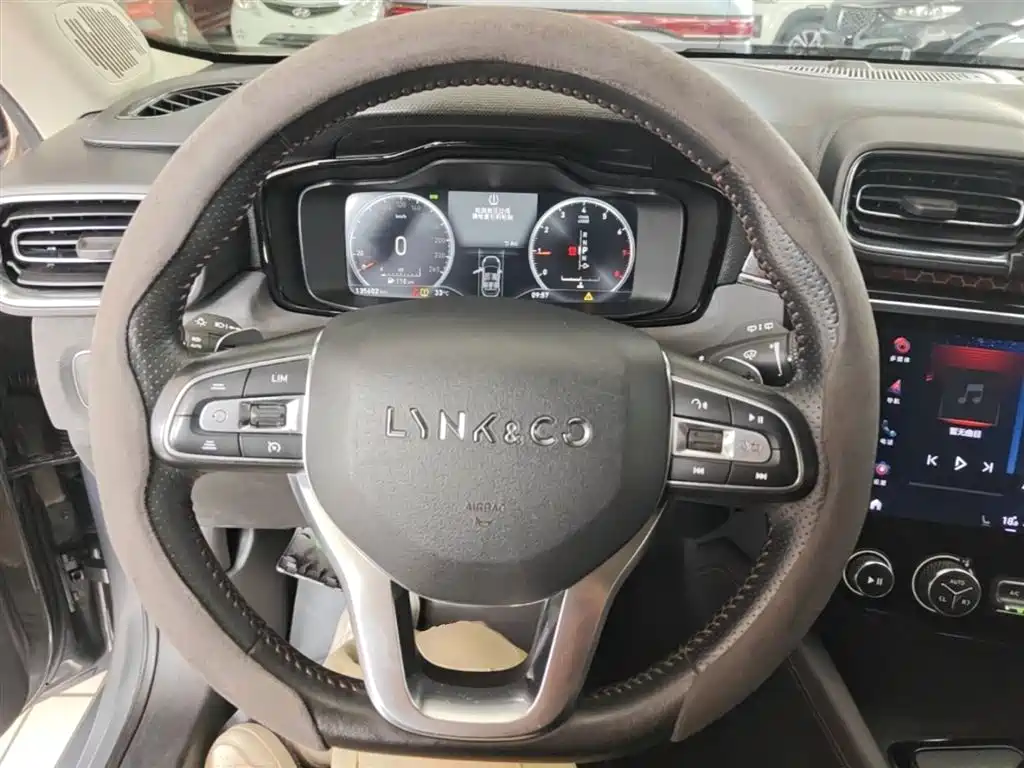 Lynk & Co 02 2019 1.5T DCT FWD Jin Pro Version China VI фото 11