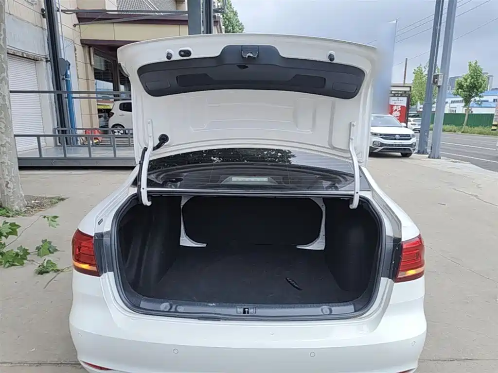 Volkswagen Lavida 2019 Lavida Start 1.5L Auto Trend (China VI) фото 19