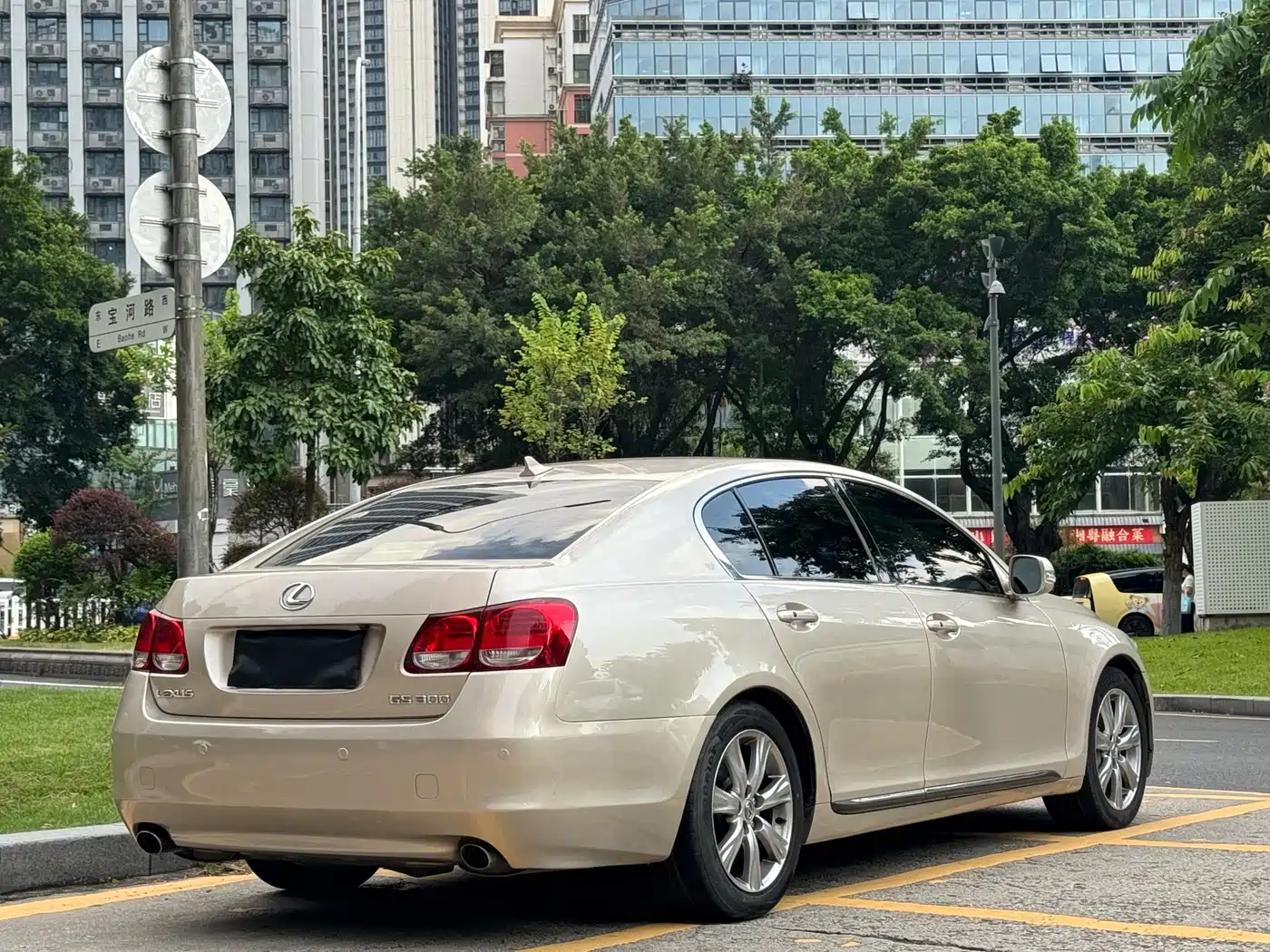 Фото 16 - Lexus GS
