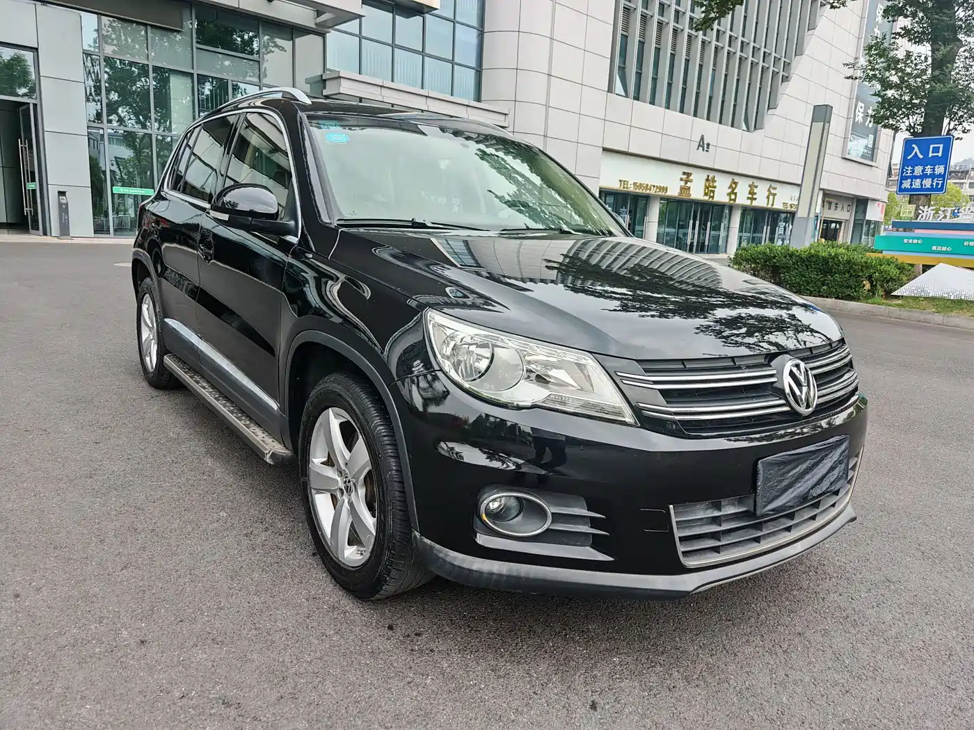 Volkswagen Tiguan 2010 1.8TSI Automatic 4WD Elite фото 3