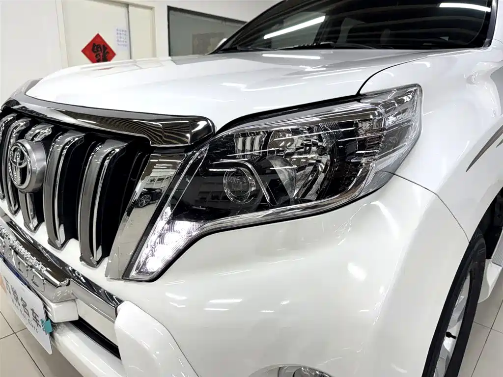 Toyota Prado 2010 4.0L Automatic TX-L фото 7