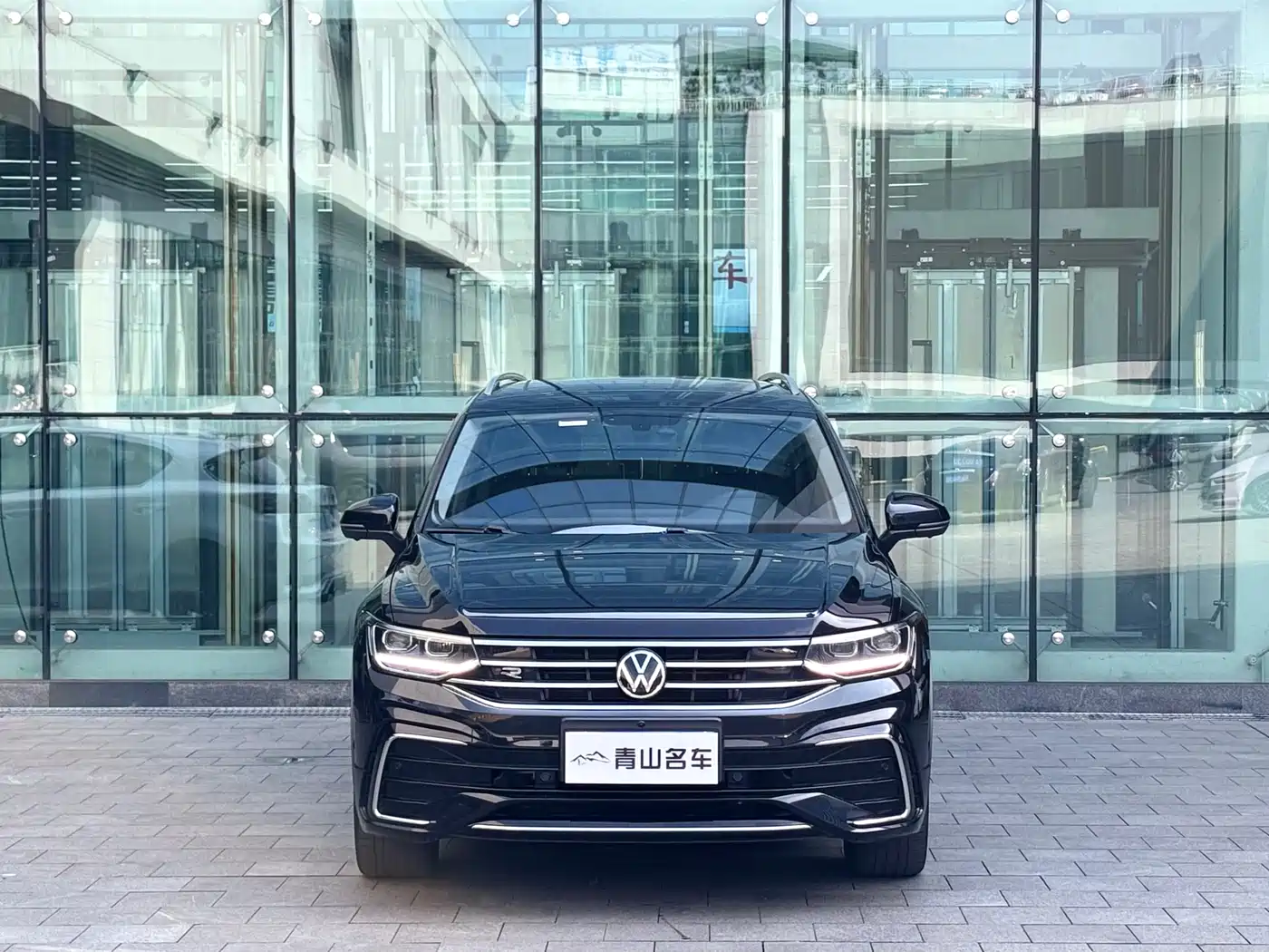 Volkswagen Tiguan L 2022 330TSI Auto 2WD R-Line Premium Edition фото 2