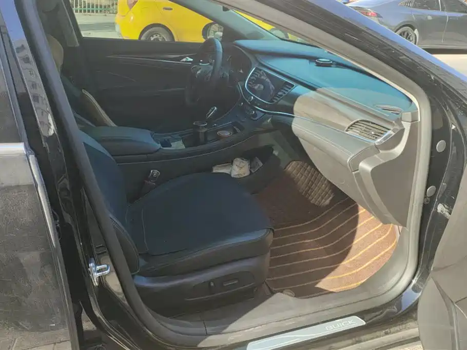 Buick LaCrosse 2022 652T Luxury фото 8
