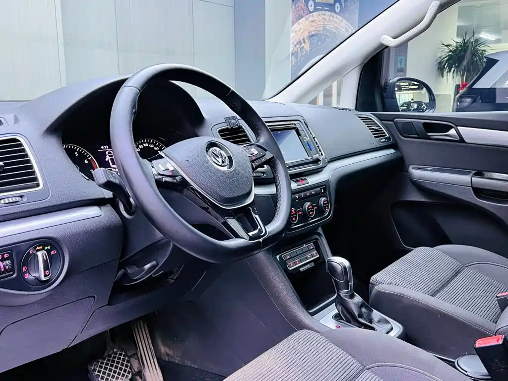 Фото 8 - Volkswagen Sharan