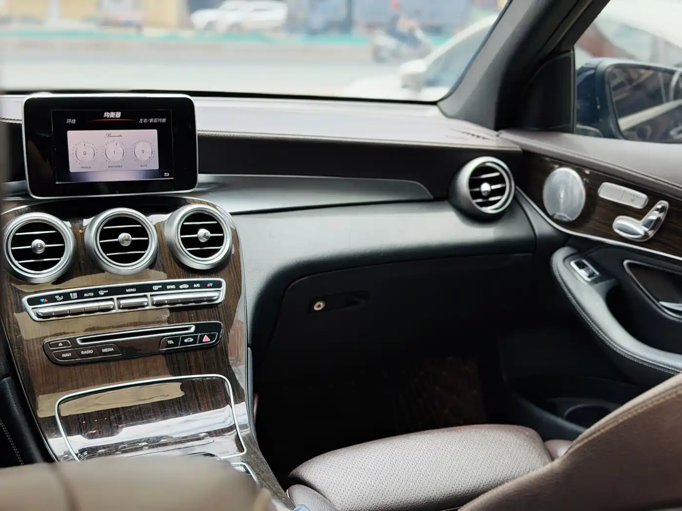 Mercedes-Benz GLC 2018 GLC 260 4MATIC Dynamic фото 10