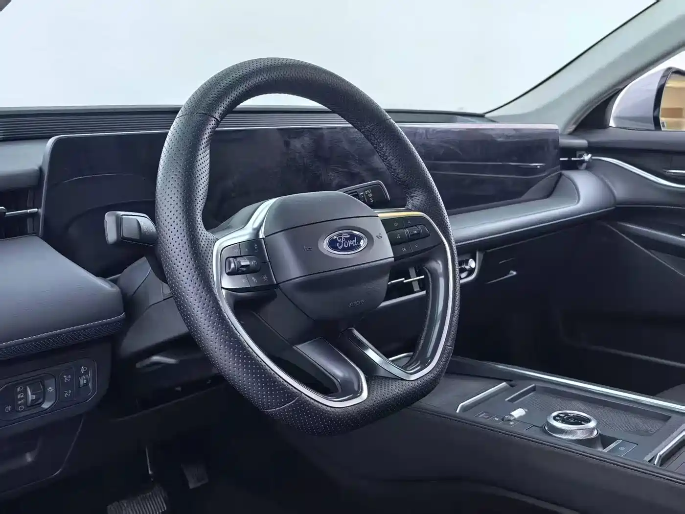 Ford Mondeo 2025 2025 2.0T EcoBoost Luxury