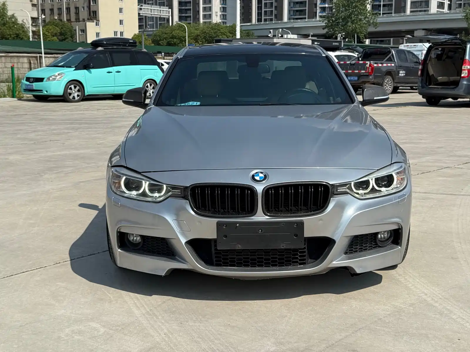 Photo 2 - BMW 3 Series