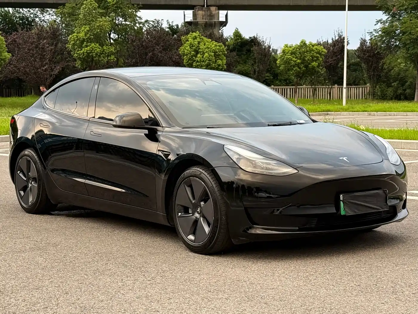 Фото 3 - Tesla Model 3