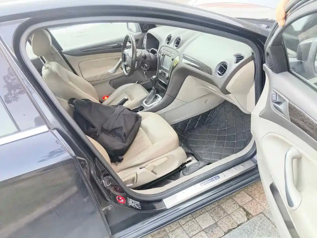 Ford Mondeo Zhisheng 2011 2011 2.0L GTDi200 Fashion