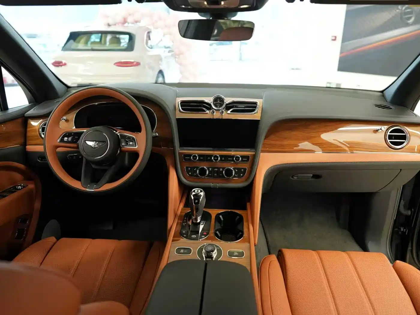 Bentley Bentayga 2025 2024 4.0T V8 Long Wheelbase