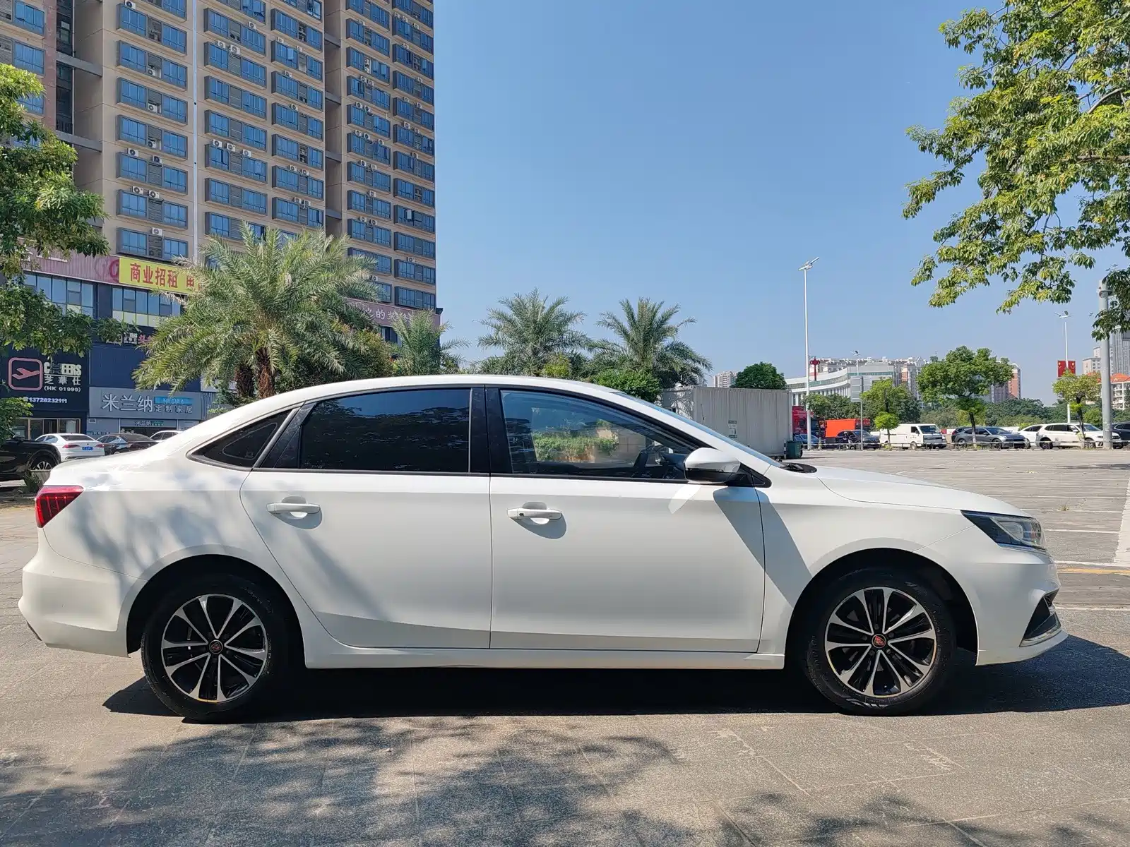 Фото 4 - Roewe i6