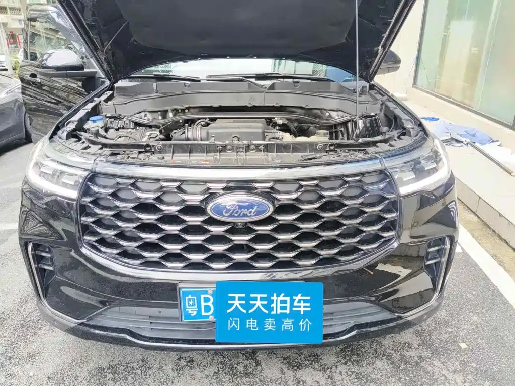 Фото 3 - Ford Explorer