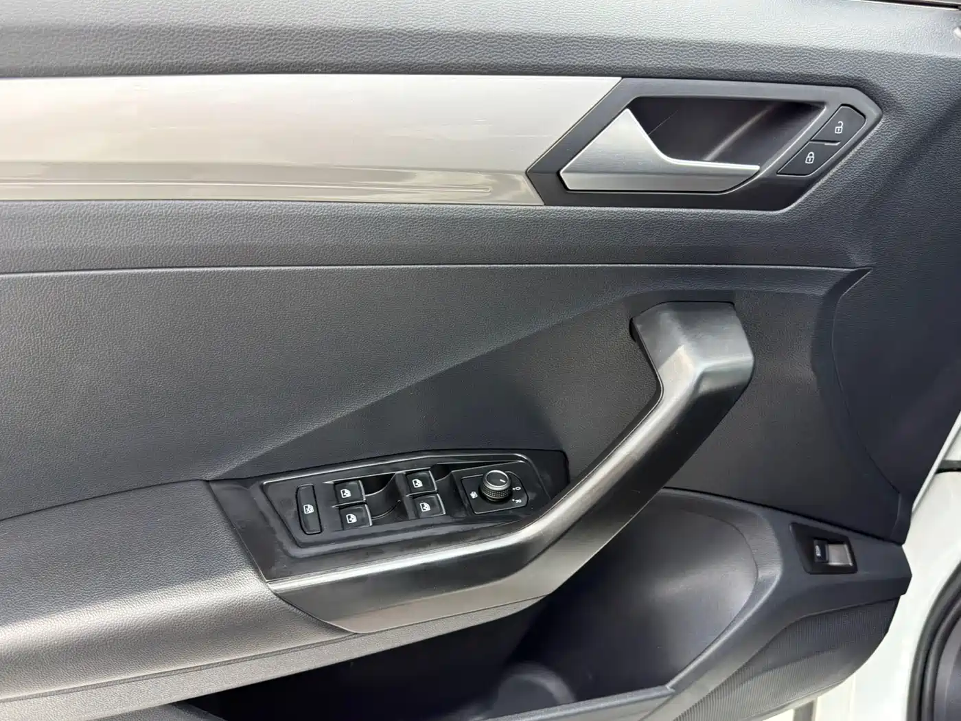Volkswagen T-ROC 2022 280TSI DSG 2WD R-Line Pro PLUS фото 7