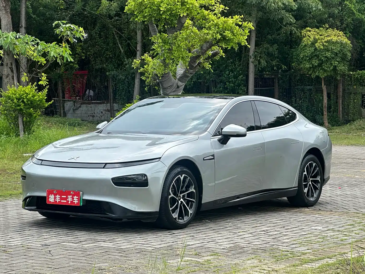 Фото 1 - XPeng P7