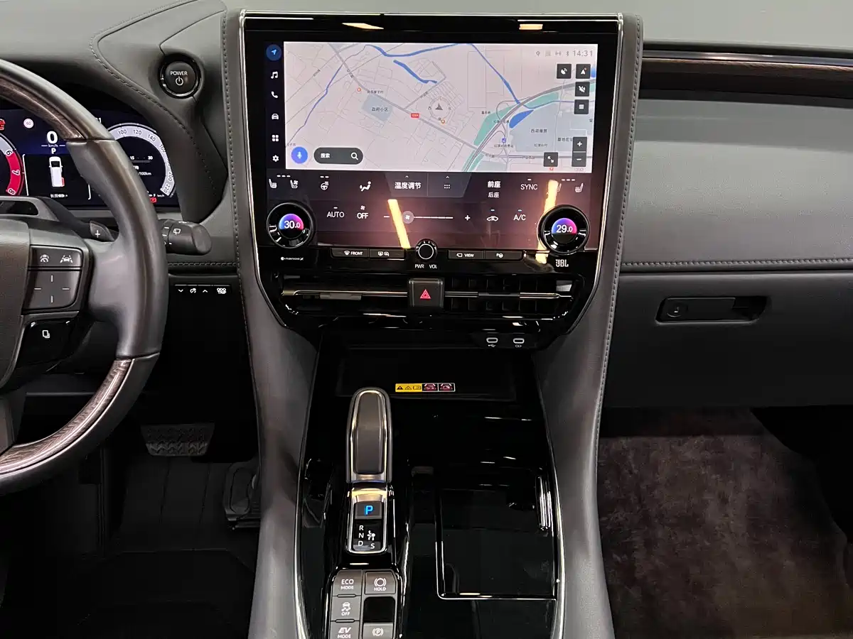 Toyota Vellfire 2024 Crown Hybrid 2.5L Executive Premium Edition фото 17