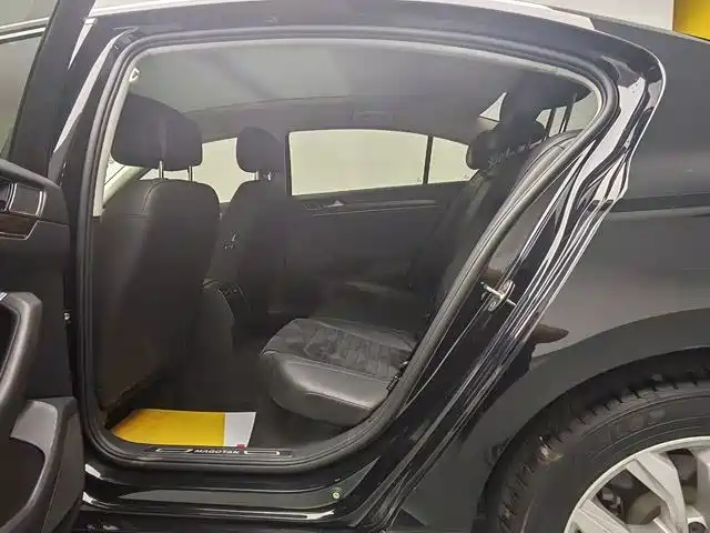 Volkswagen Magotan 2017 330TSI DSG Luxury фото 8