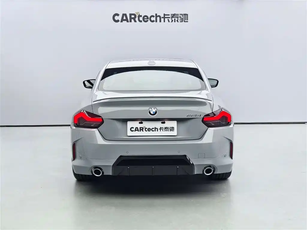 BMW 2 Series (Import) 2025 225i M Sport Shadowline Package фото 4